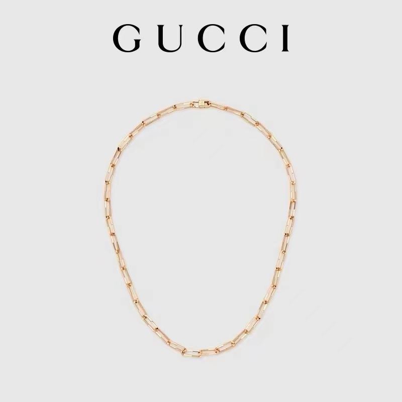 G*u*i necklaces